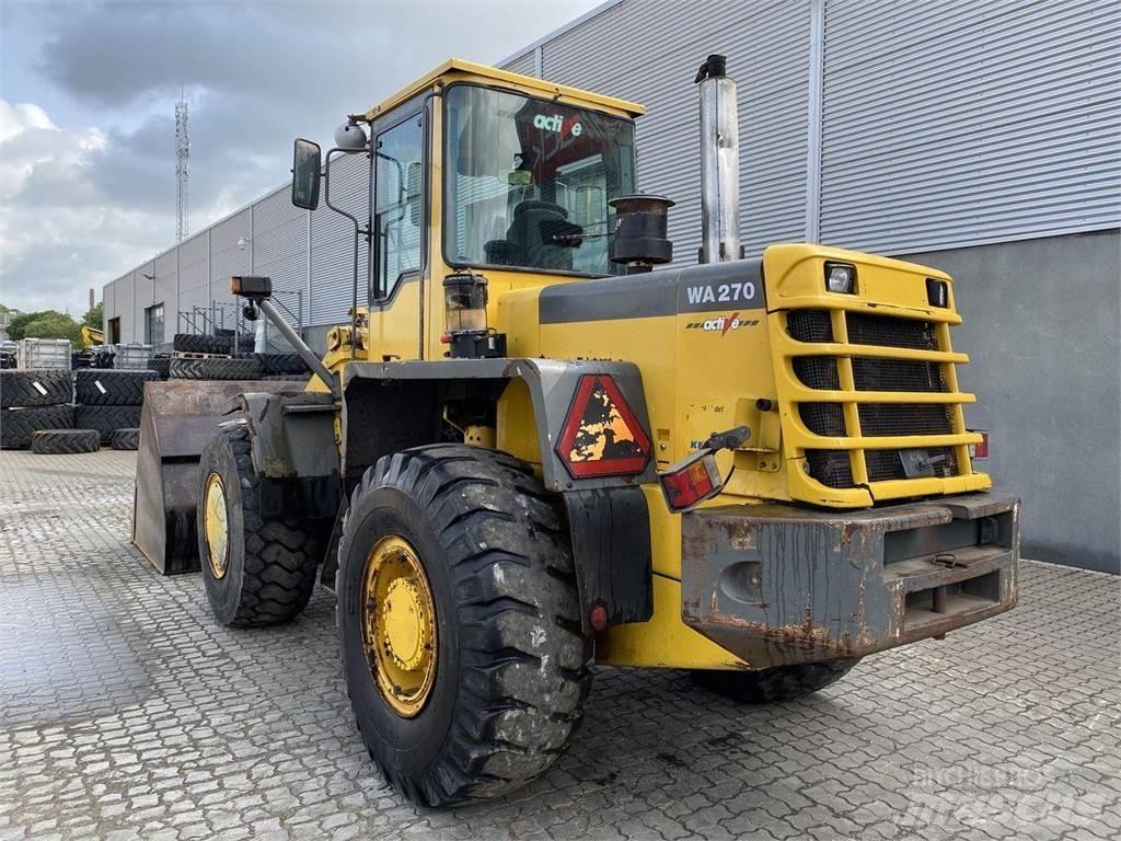 Komatsu WA270-3 Wielladers