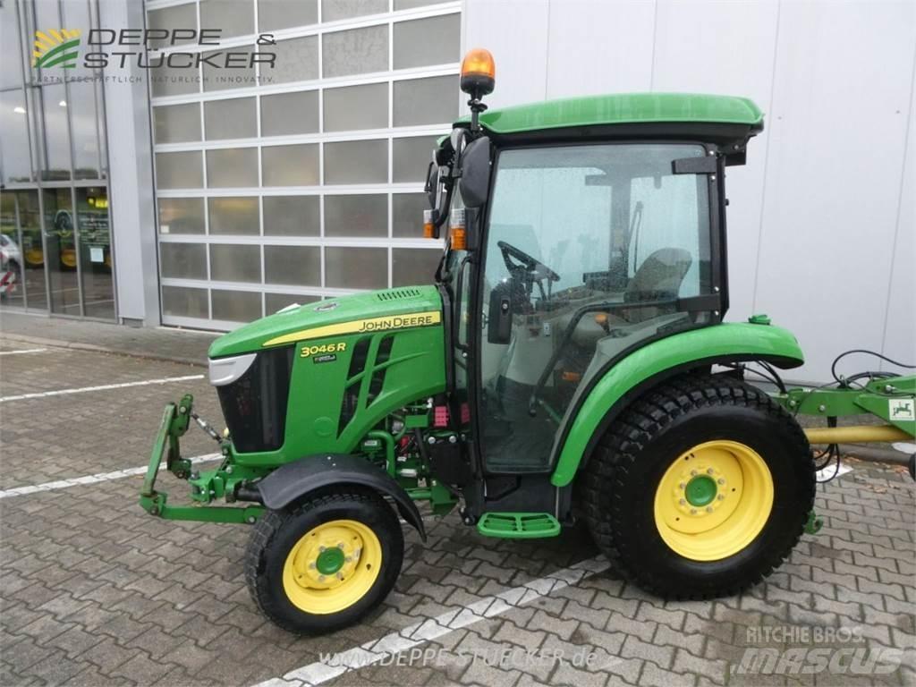 John Deere 3046R Compacttrekkers