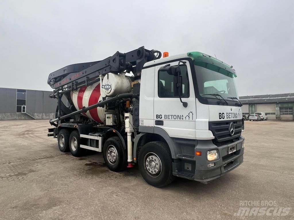 Mercedes-Benz 3244 Betonpomptrucks