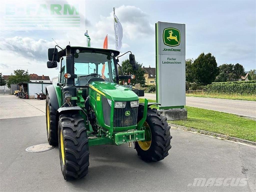 John Deere 5100m Tractoren