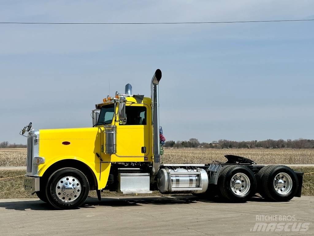 Peterbilt 389 Trekkers