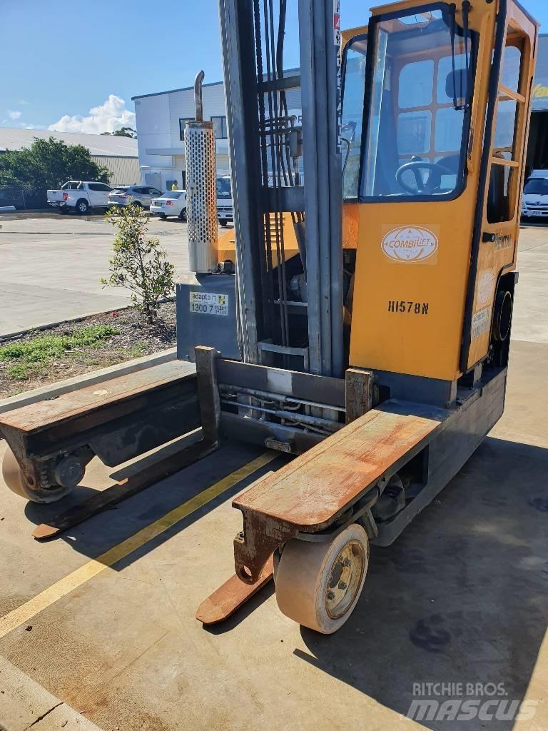 Combilift C3000 Zijlader