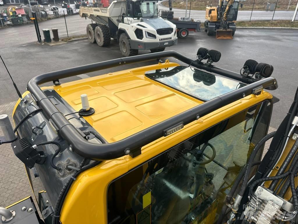 Komatsu PW 148-11 Wielgraafmachines