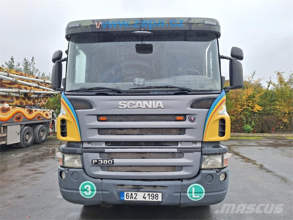 Scania P 380 CB8X4 Chassis met cabine