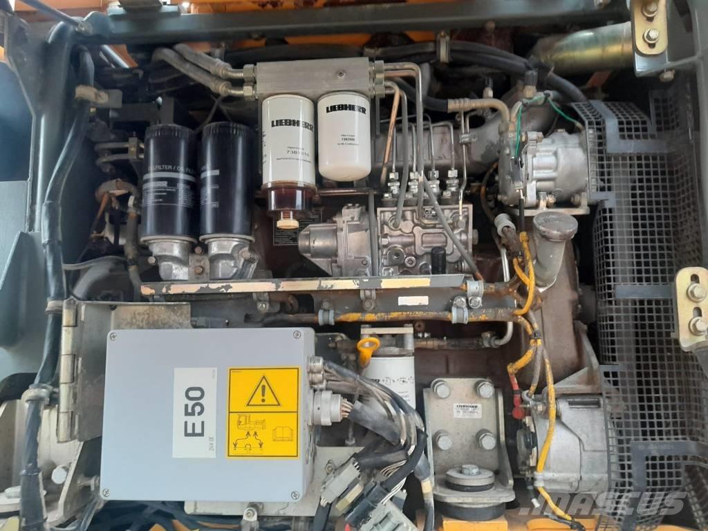 Liebherr R 924 Rupsgraafmachines
