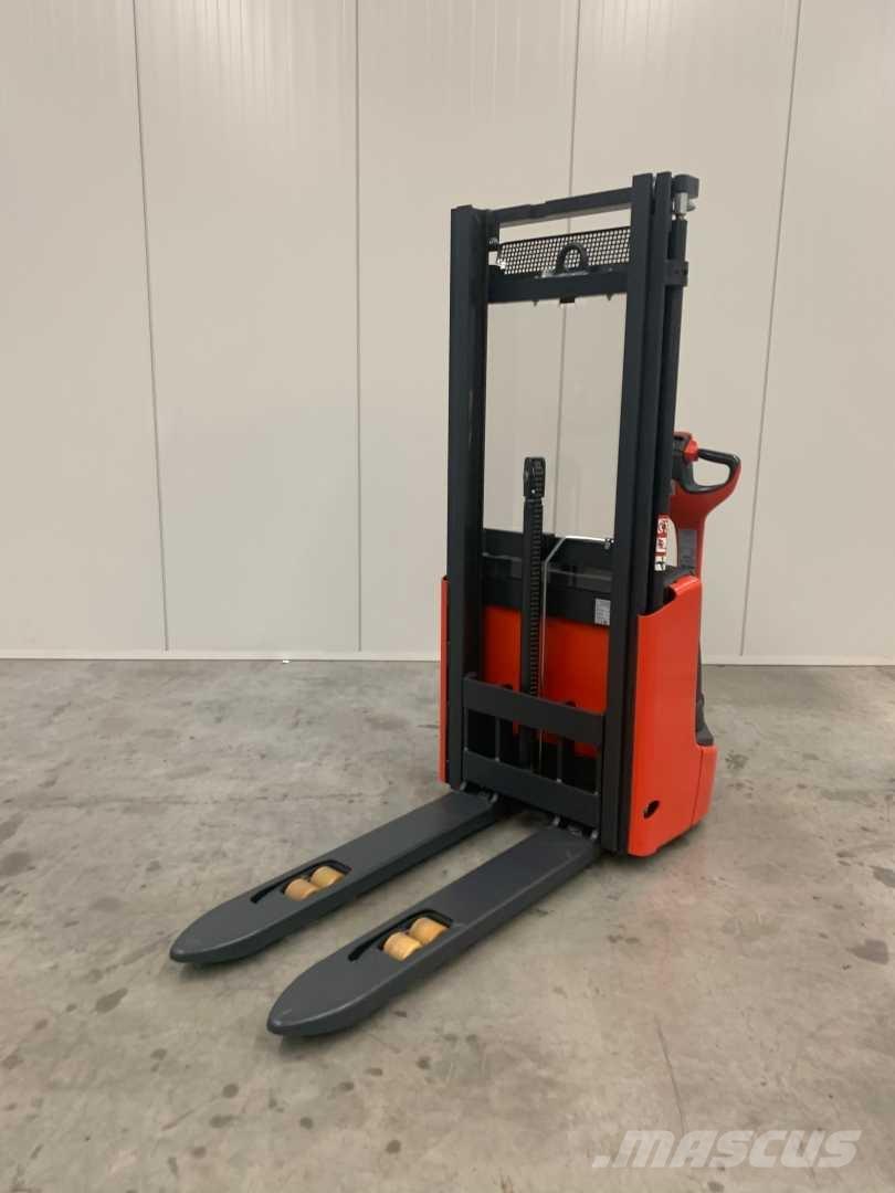 Linde L10 Zelfrijdende stapelaars