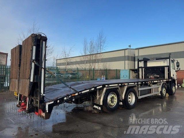 DAF CF 450 Vrachtwagen met vlakke laadvloer en lier