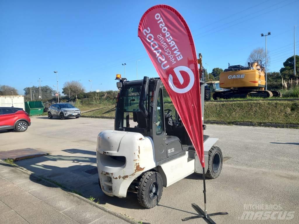 UniCarriers D32 Diesel heftrucks