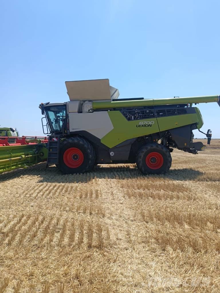CLAAS Lexion 8700 Maaidorsmachines