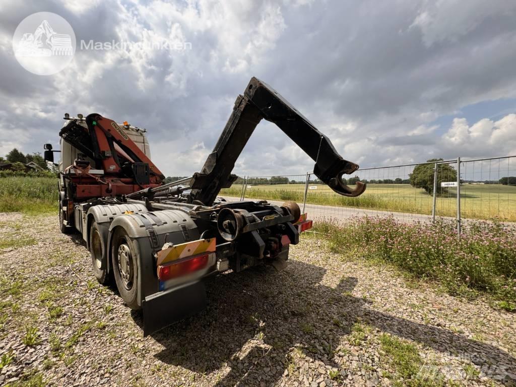 Scania R 420 LB Vlakke laadvloer met kraan