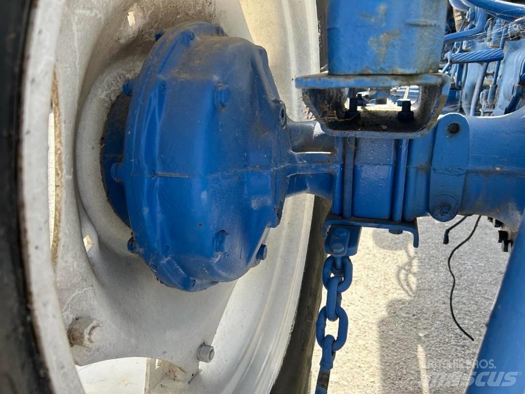 Universal 640 Tractoren