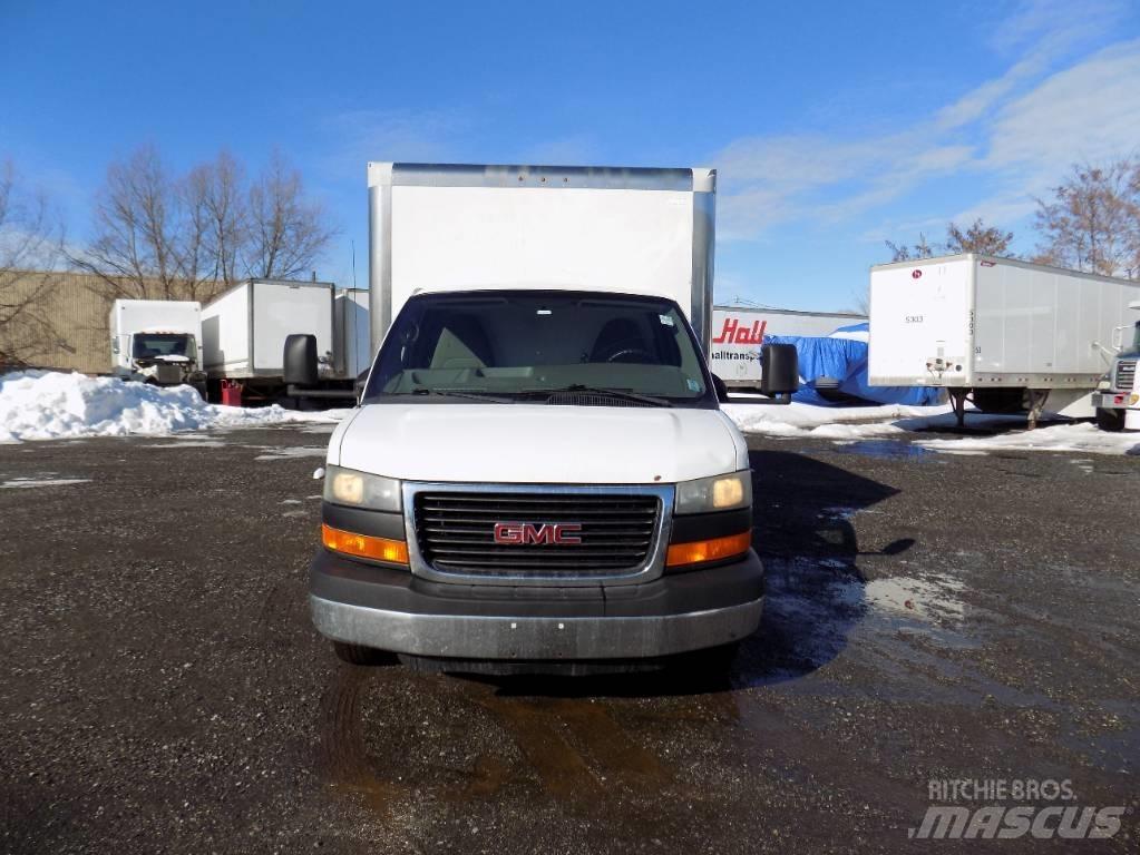 GMC Savana Bakwagens met gesloten opbouw