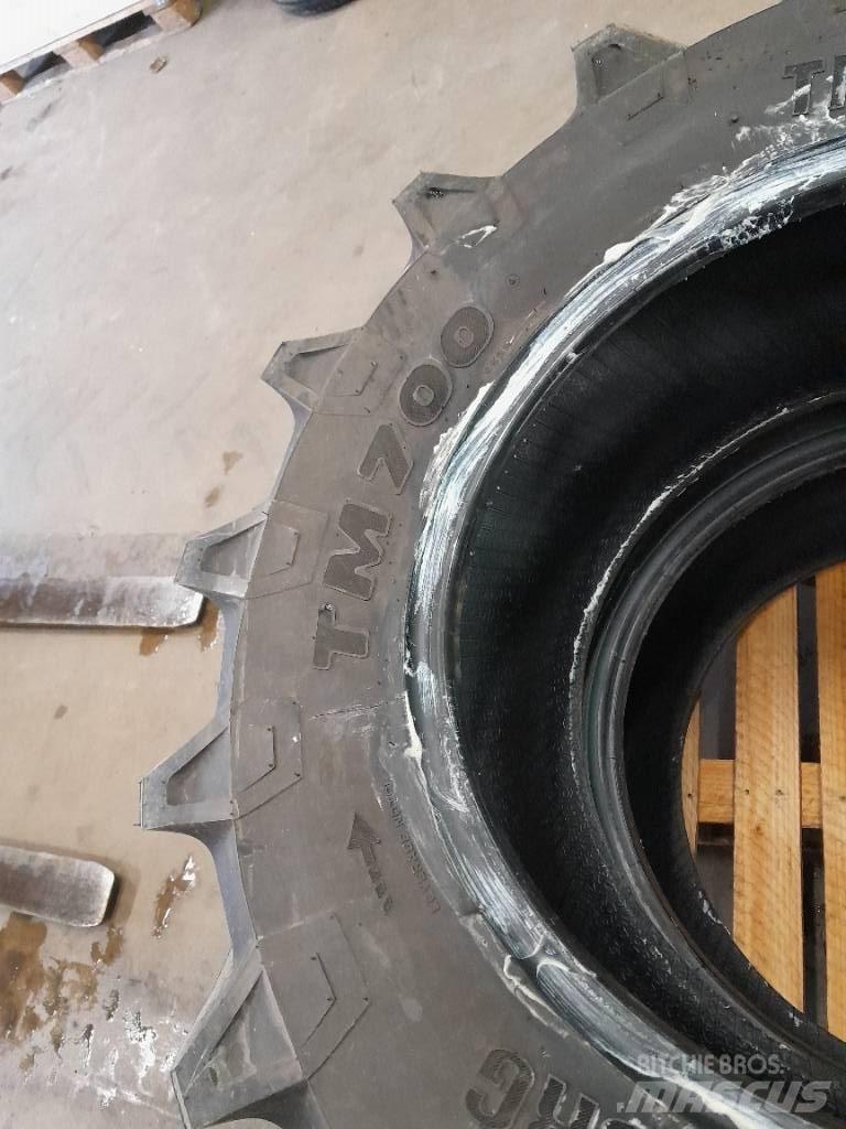 Trelleborg TM700 Banden, wielen en velgen