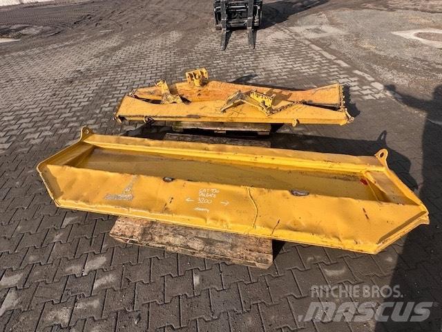 CAT 730 KLAPA Knik dumptrucks