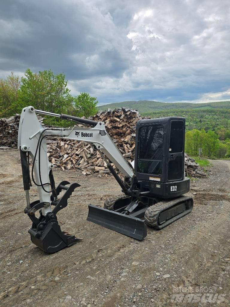 Bobcat E 32 Minigraafmachines < 7t