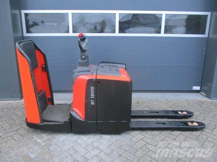 Toyota LPE 250 Meerij pallettruck met platform