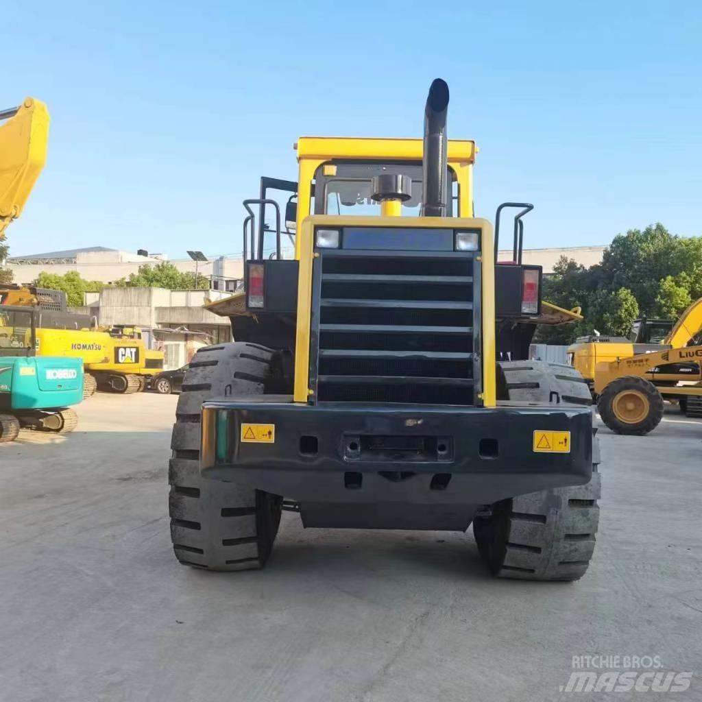 Komatsu WA 320-5 Wielladers