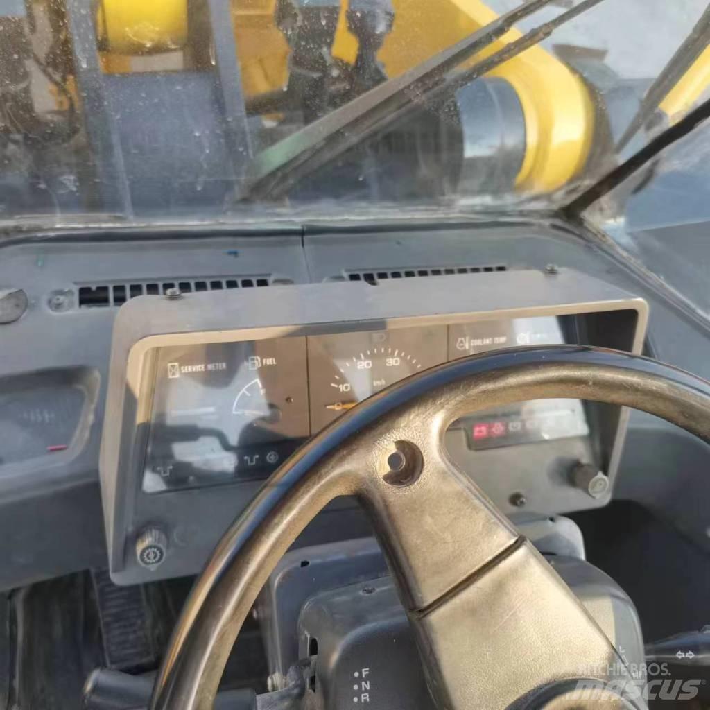 Komatsu WA 320-5 Wielladers