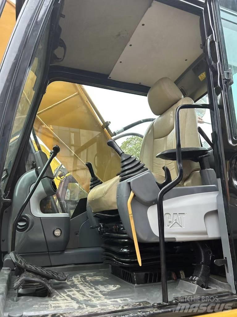 CAT 320 D Rupsgraafmachines