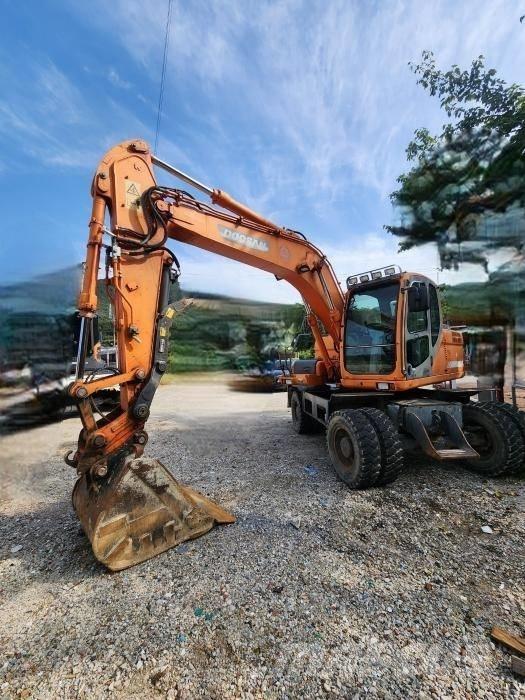 Doosan DX 140 W Wielgraafmachines