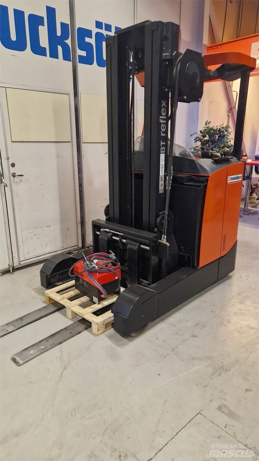 BT RRE200E Reachtruck voor hoog niveau