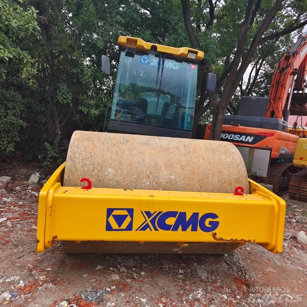 XCMG XS 223 J Trilrolwalsen
