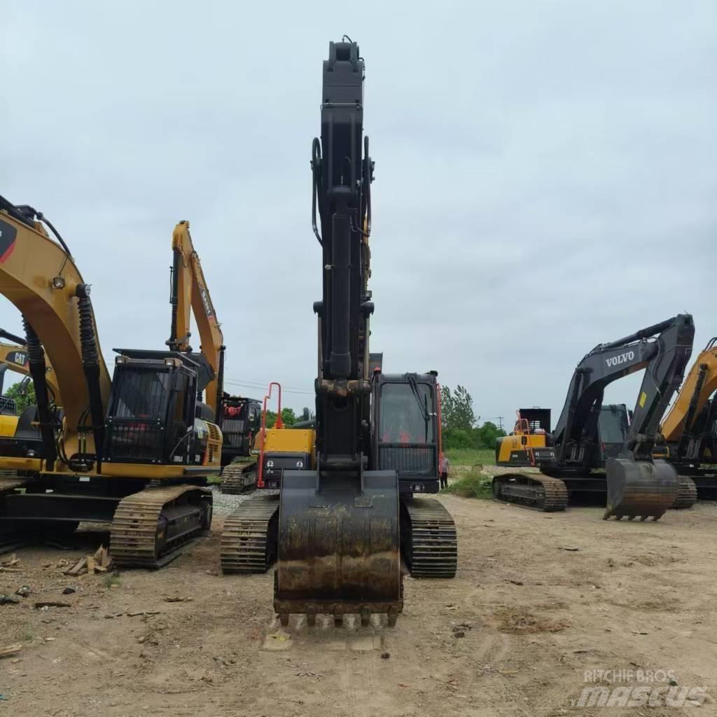Volvo EC 240 Rupsgraafmachines
