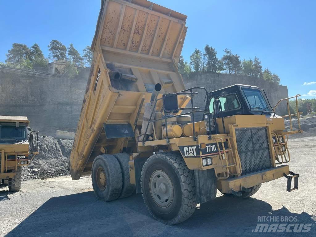 CAT 771D Starre dumptrucks