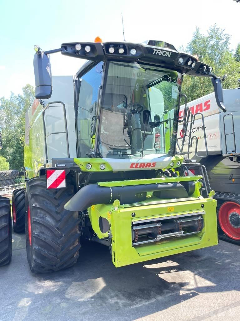 CLAAS TRION 750 Maaidorsmachines