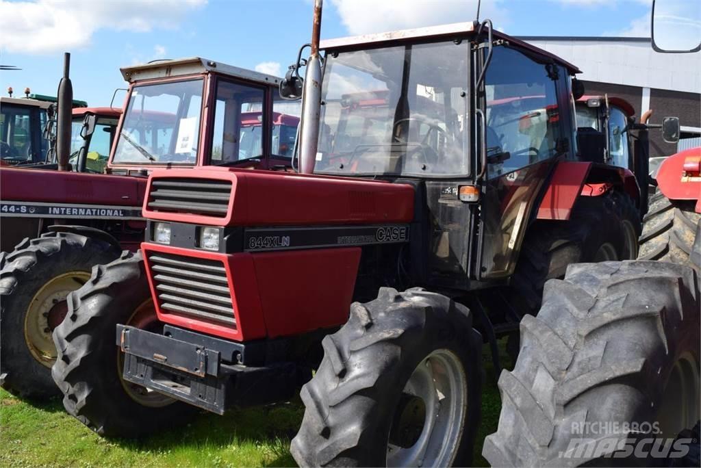 Case IH 844 XL Tractoren