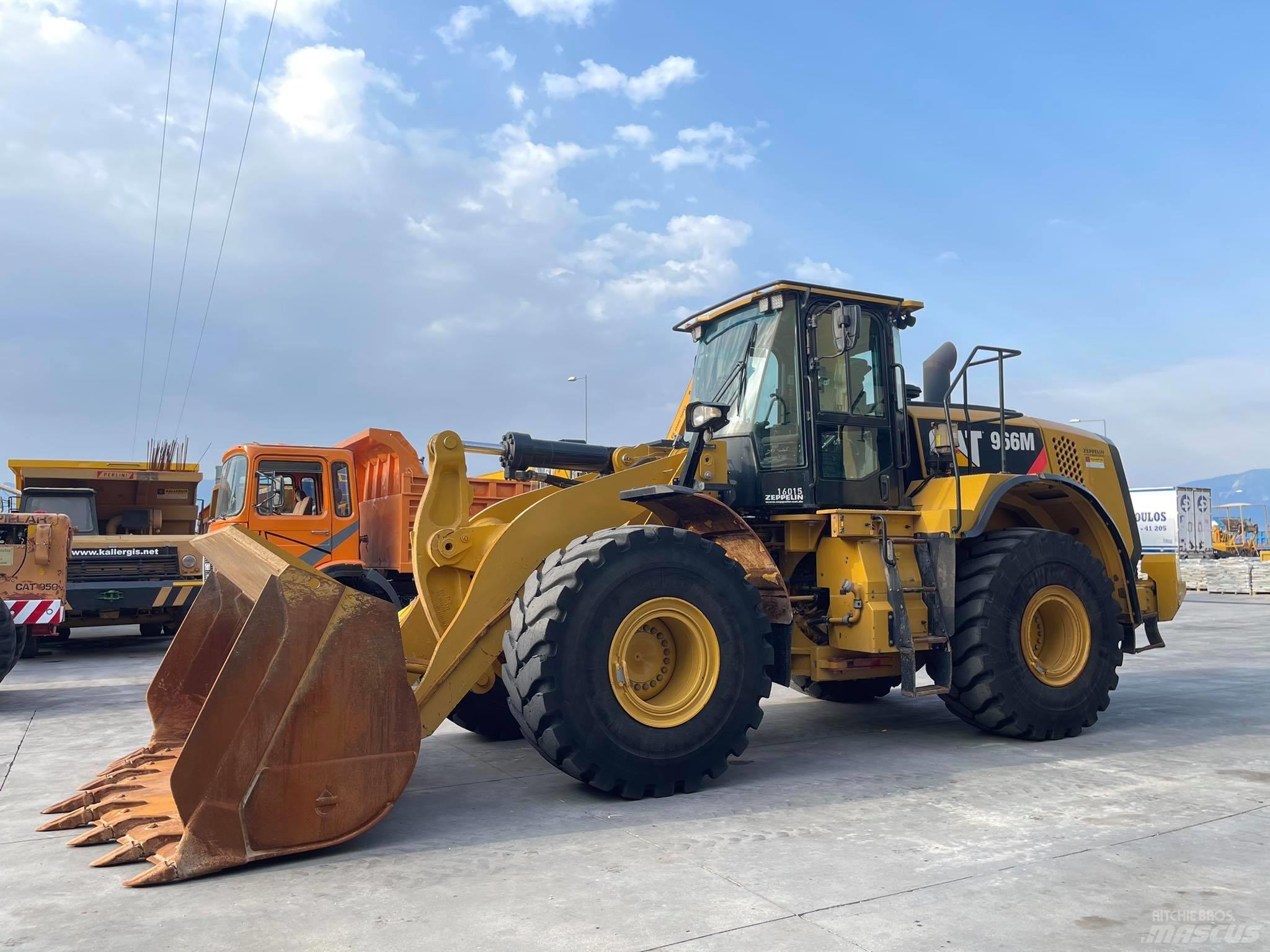 CAT 966M Wielladers