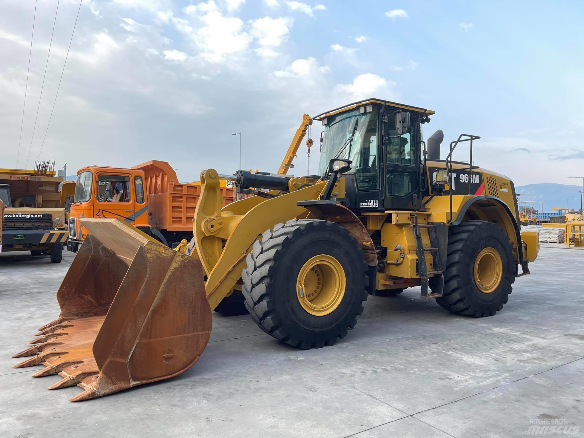 CAT 966M Wielladers
