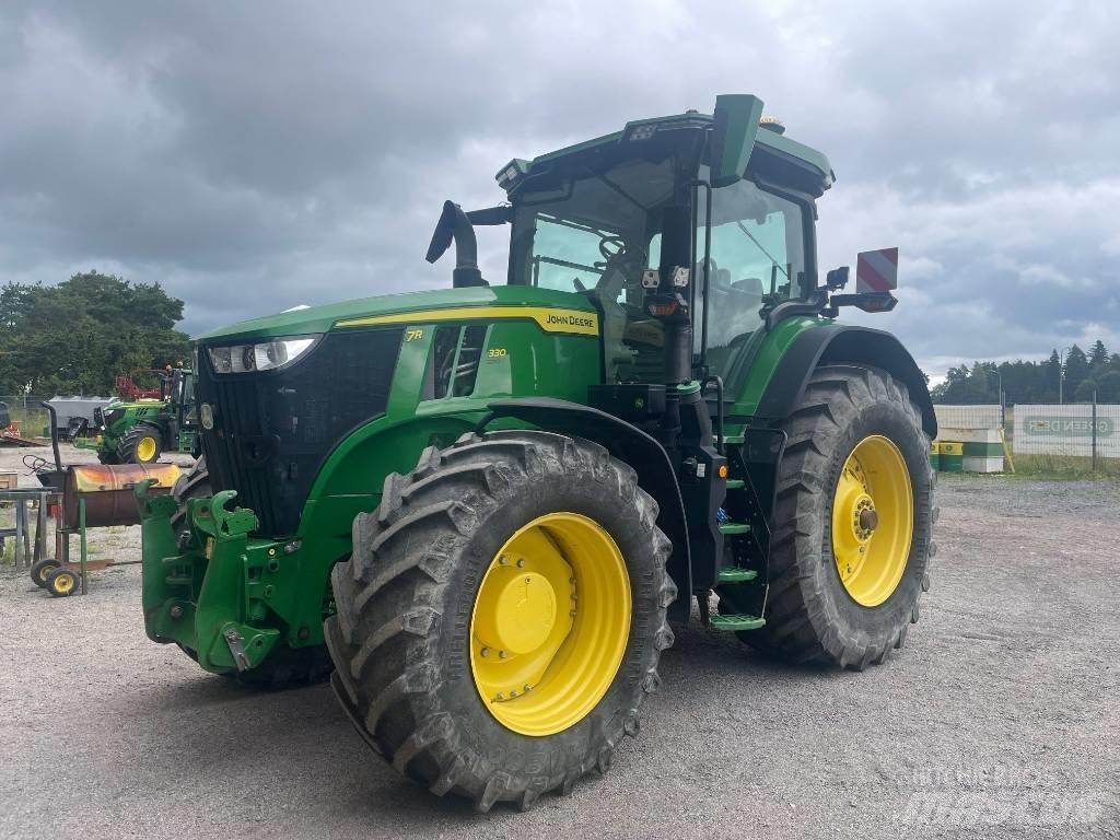 John Deere 7R330 Tractoren