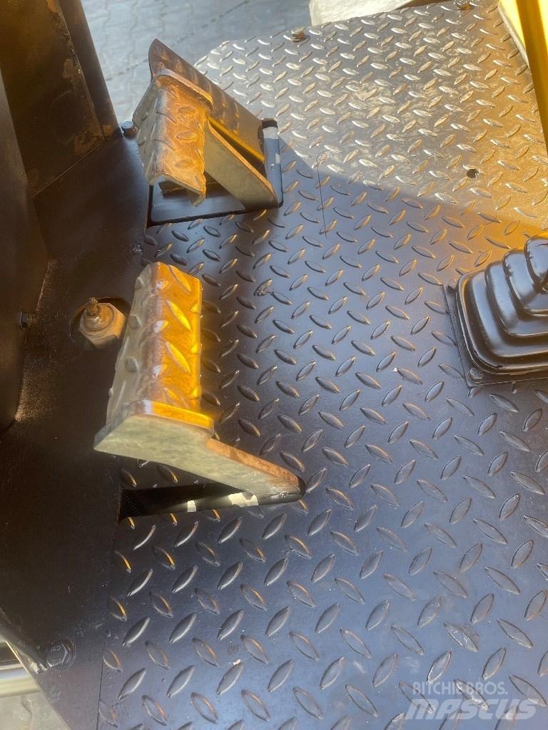 JCB TA 3 S Knik dumptrucks