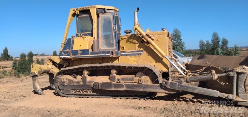 Komatsu D 85 E-21 Rupsdozers