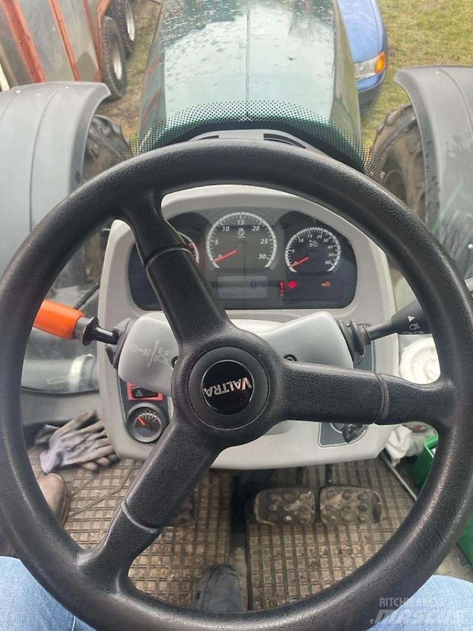 Valtra T 174 E Tractoren