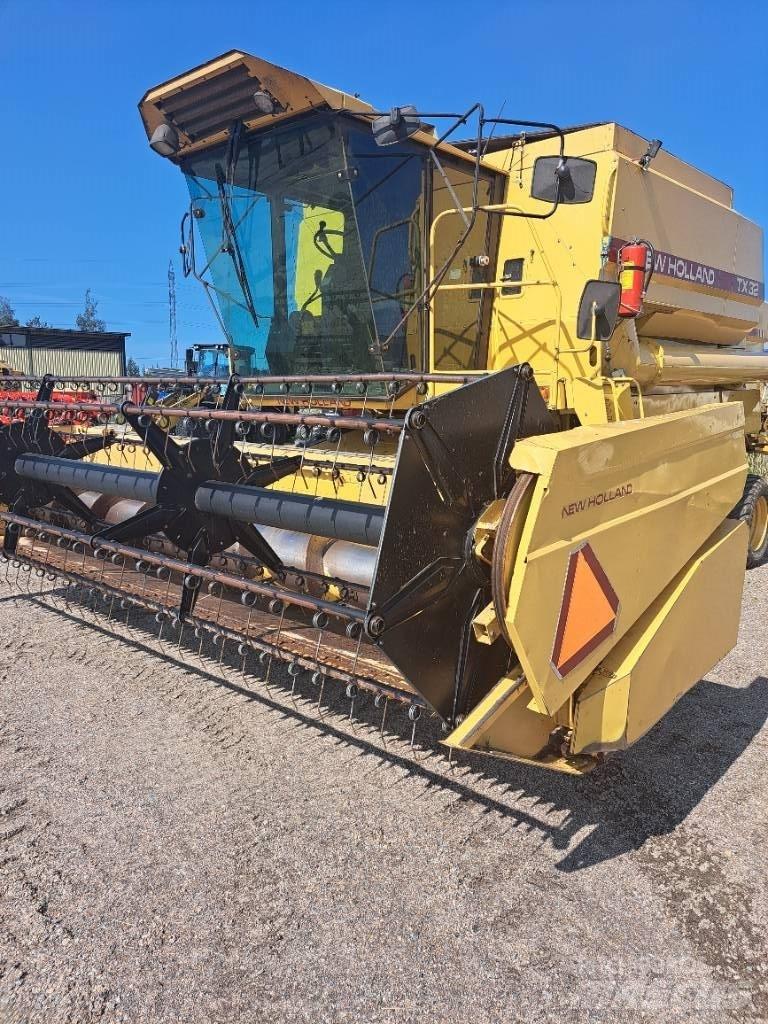 New Holland TX32 Maaidorsmachines