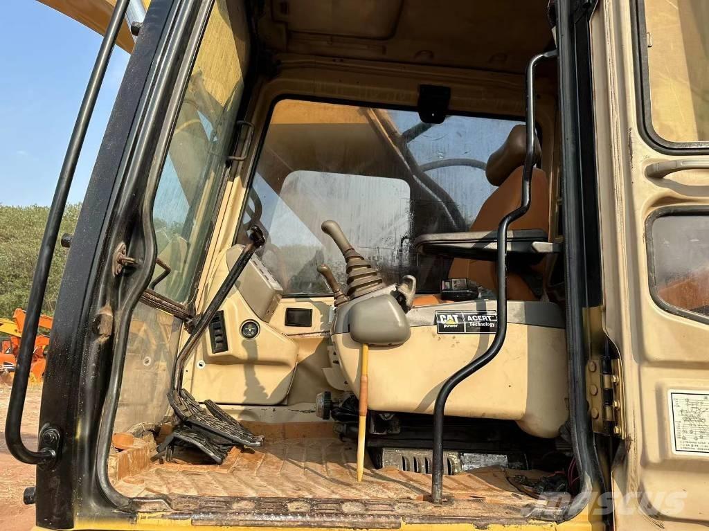 CAT 330 B Rupsgraafmachines