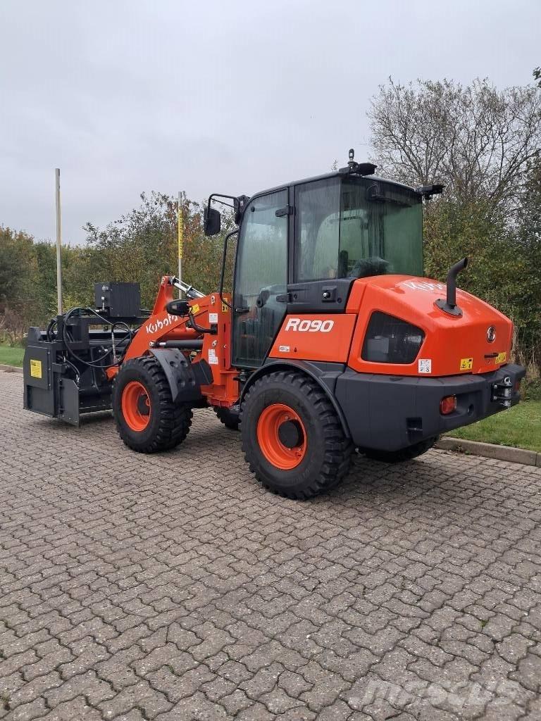Kubota R 090 Wielladers