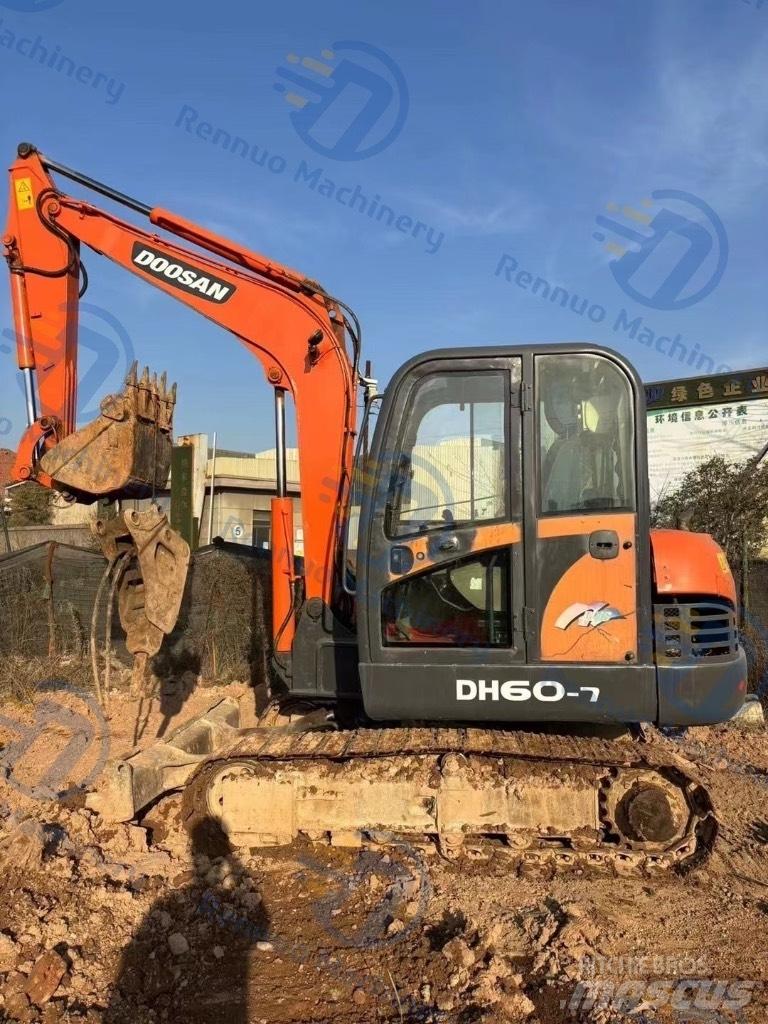 Doosan DH 60 Rupsgraafmachines