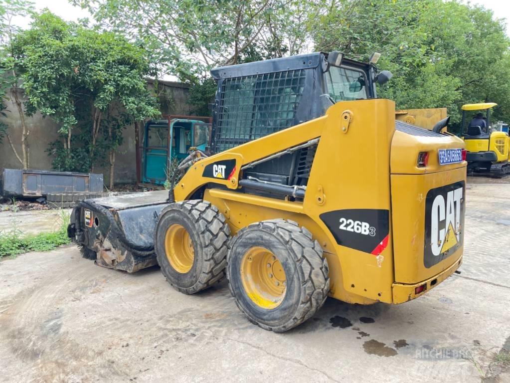 CAT 226B Schrankladers