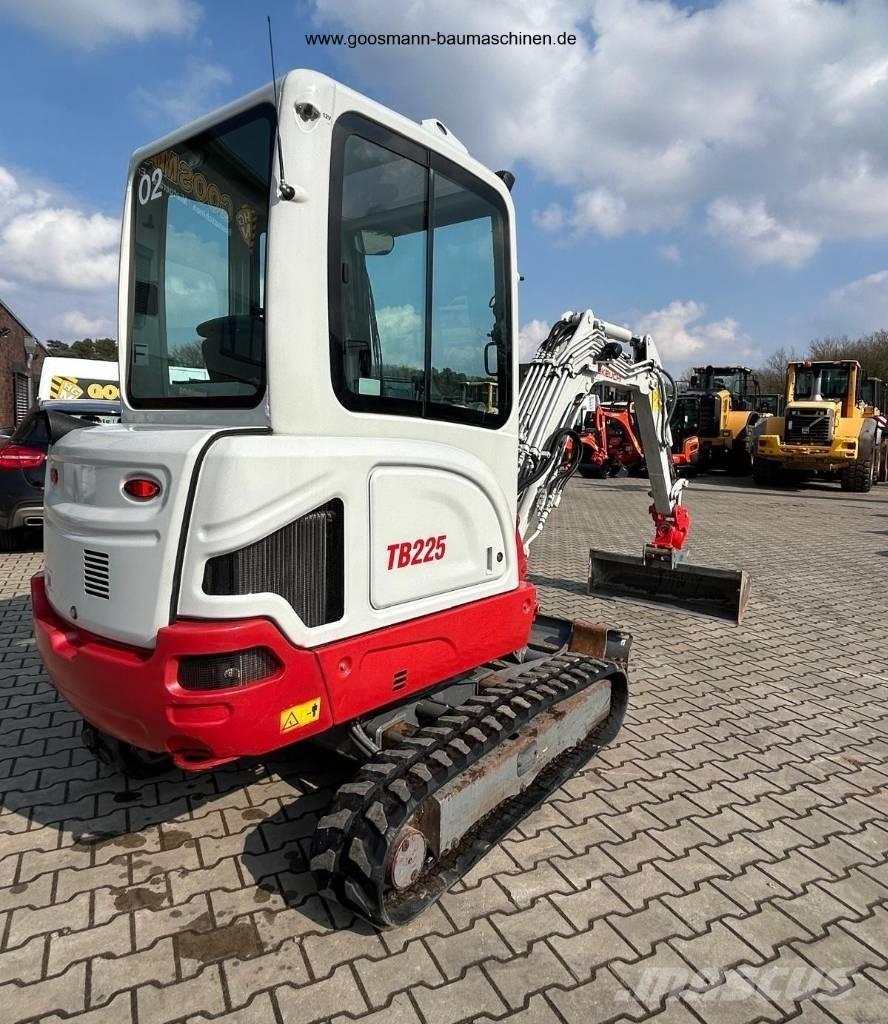 Takeuchi TB 225 Minigraafmachines < 7t