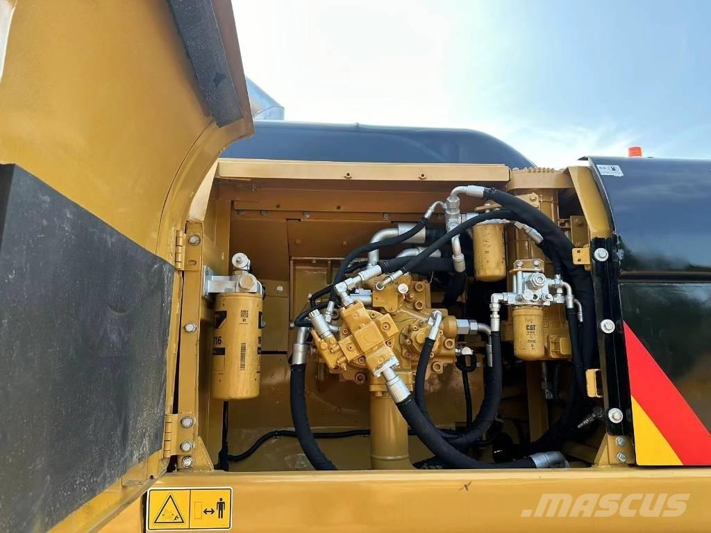 CAT 330 D L Rupsgraafmachines