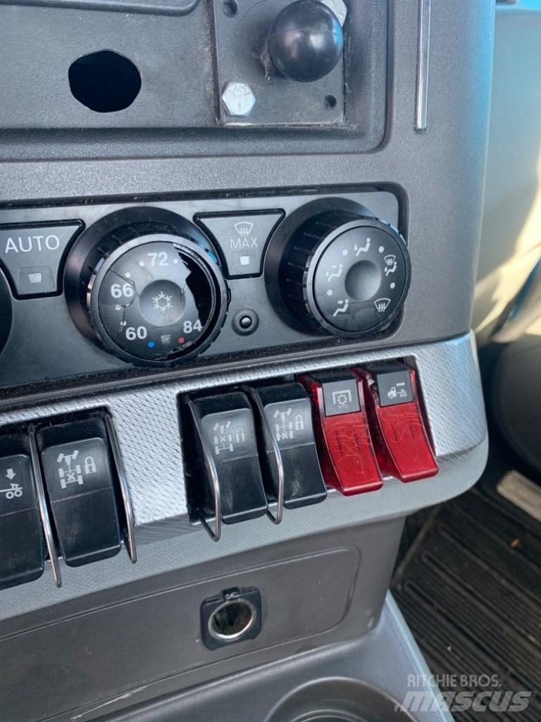 Kenworth T-880 Trekkers