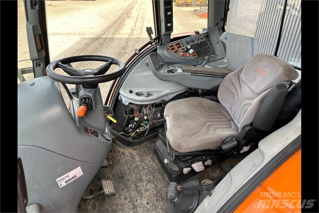 Valtra N142 Tractoren