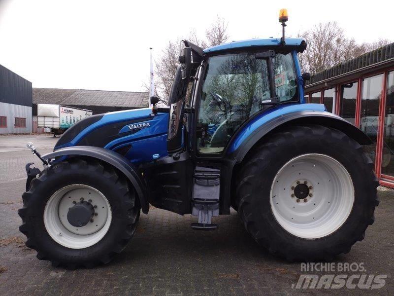 Valtra T234 D Tractoren