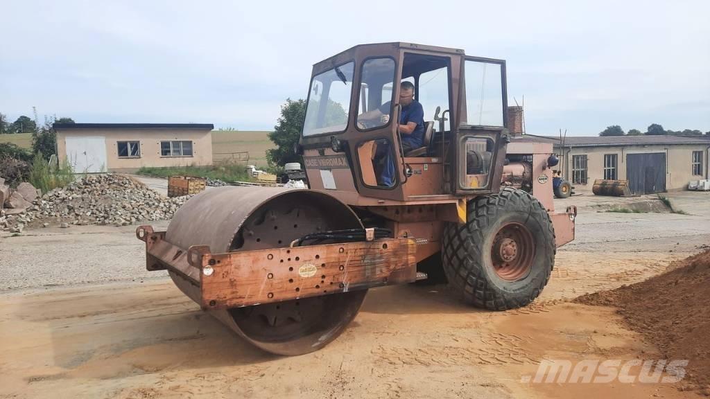 CASE W 1102 D Trilrolwalsen