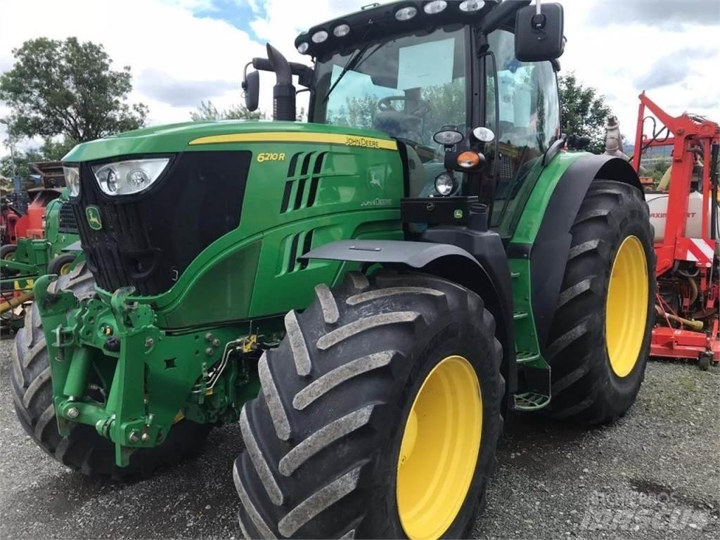 John Deere 6210R Tractoren