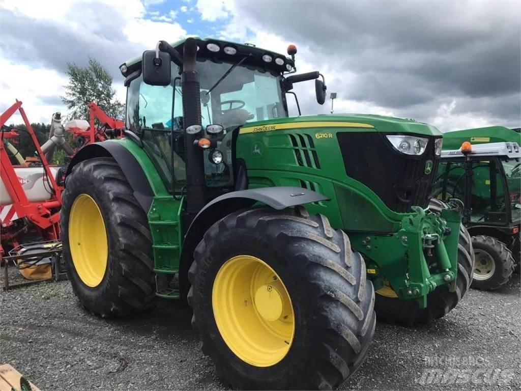 John Deere 6210R Tractoren