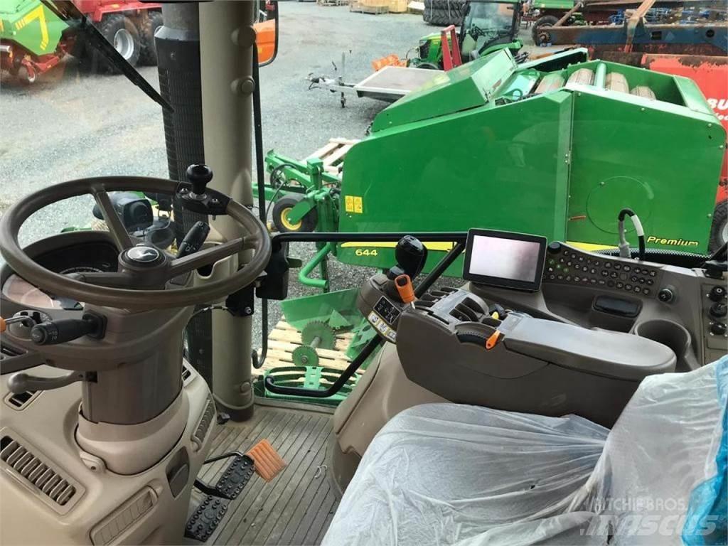 John Deere 6210R Tractoren